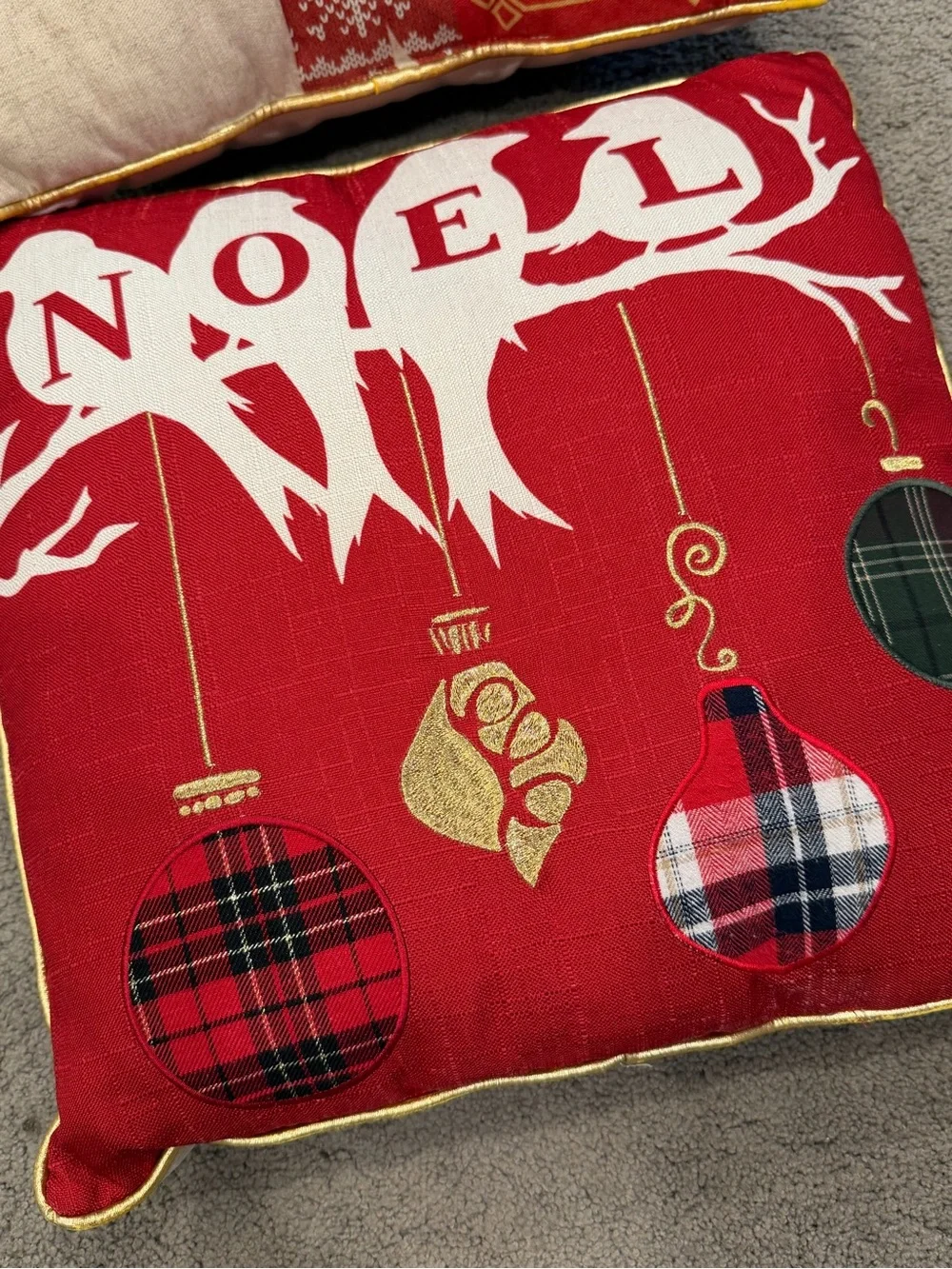 Set of 3 Christmas Decorative Accent Pillows